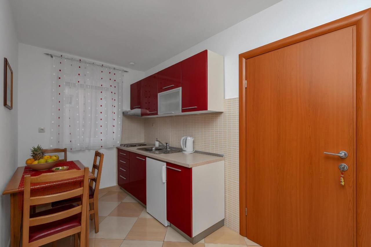 Villa Juric Baška Voda Екстериор снимка